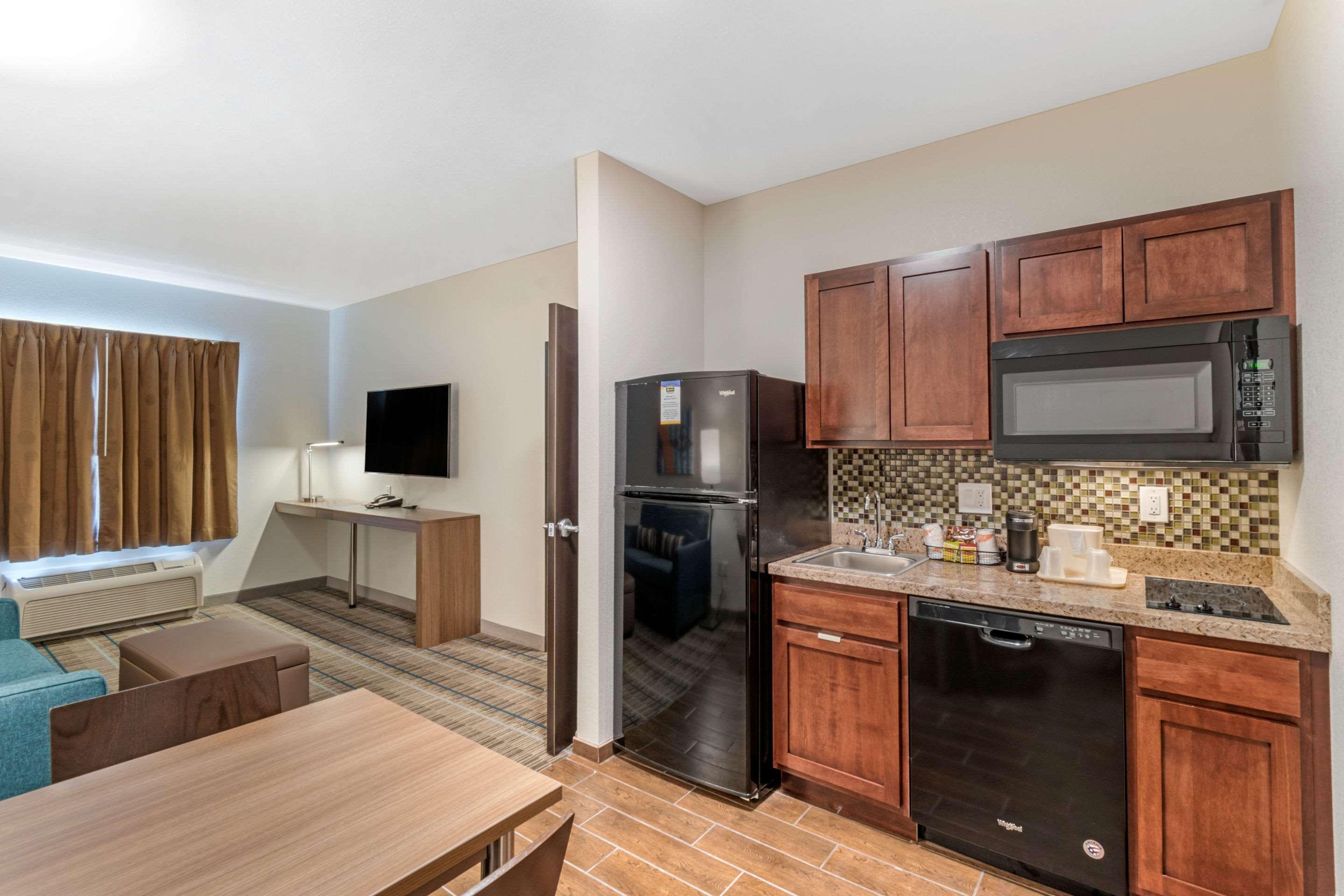 Mainstay Suites Denver International Airport Exterior photo