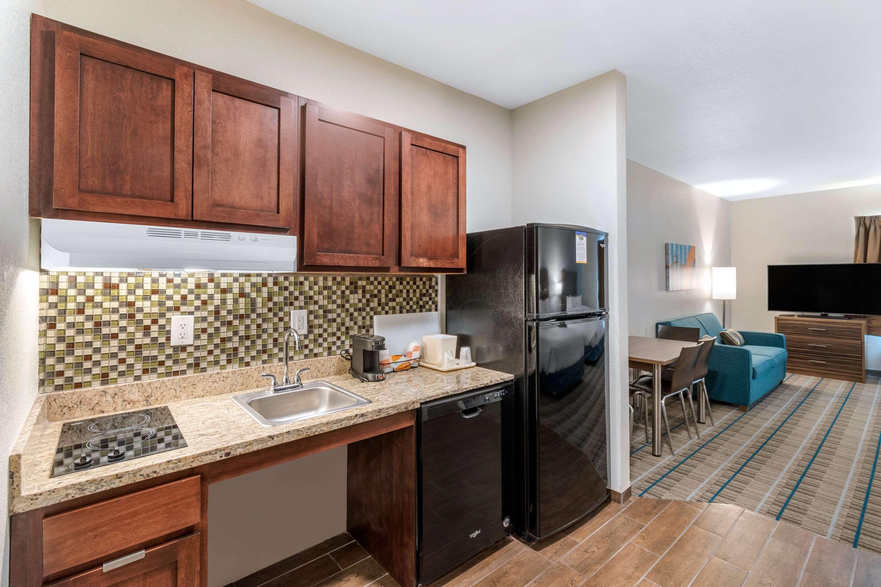 Mainstay Suites Denver International Airport Exterior photo