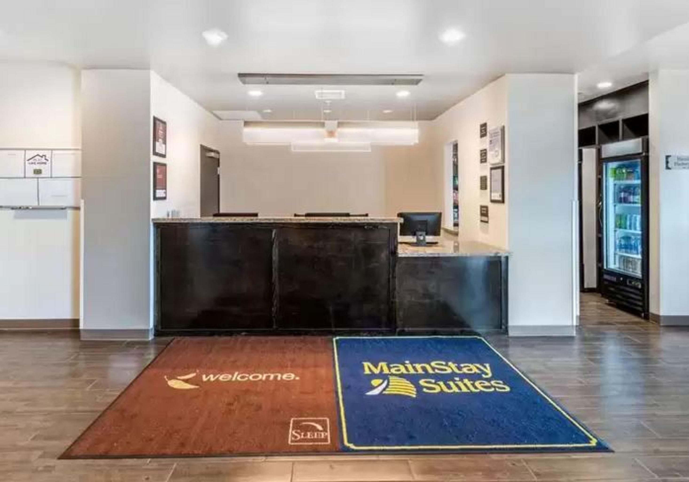 Mainstay Suites Denver International Airport Exterior photo