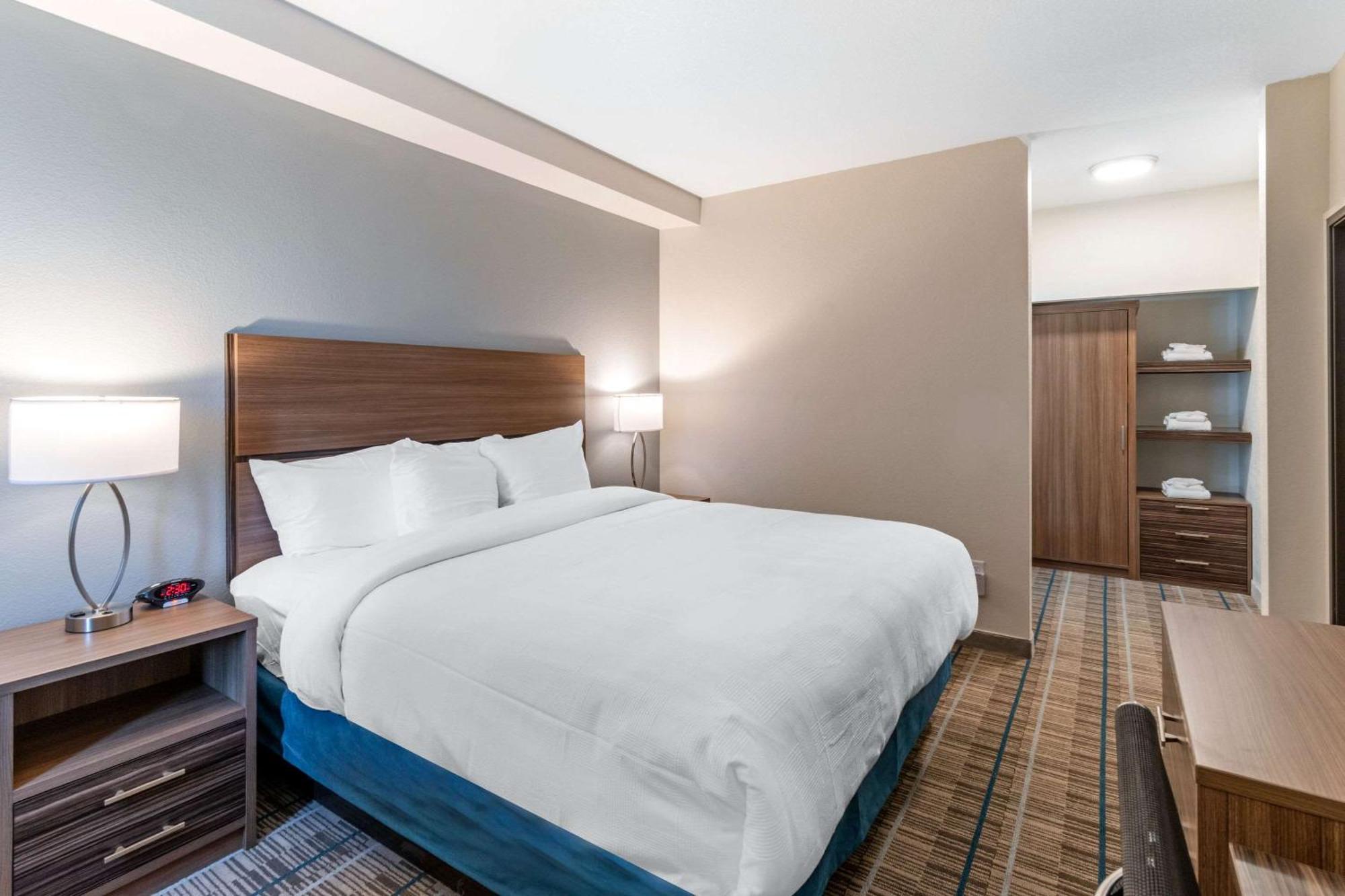 Mainstay Suites Denver International Airport Exterior photo