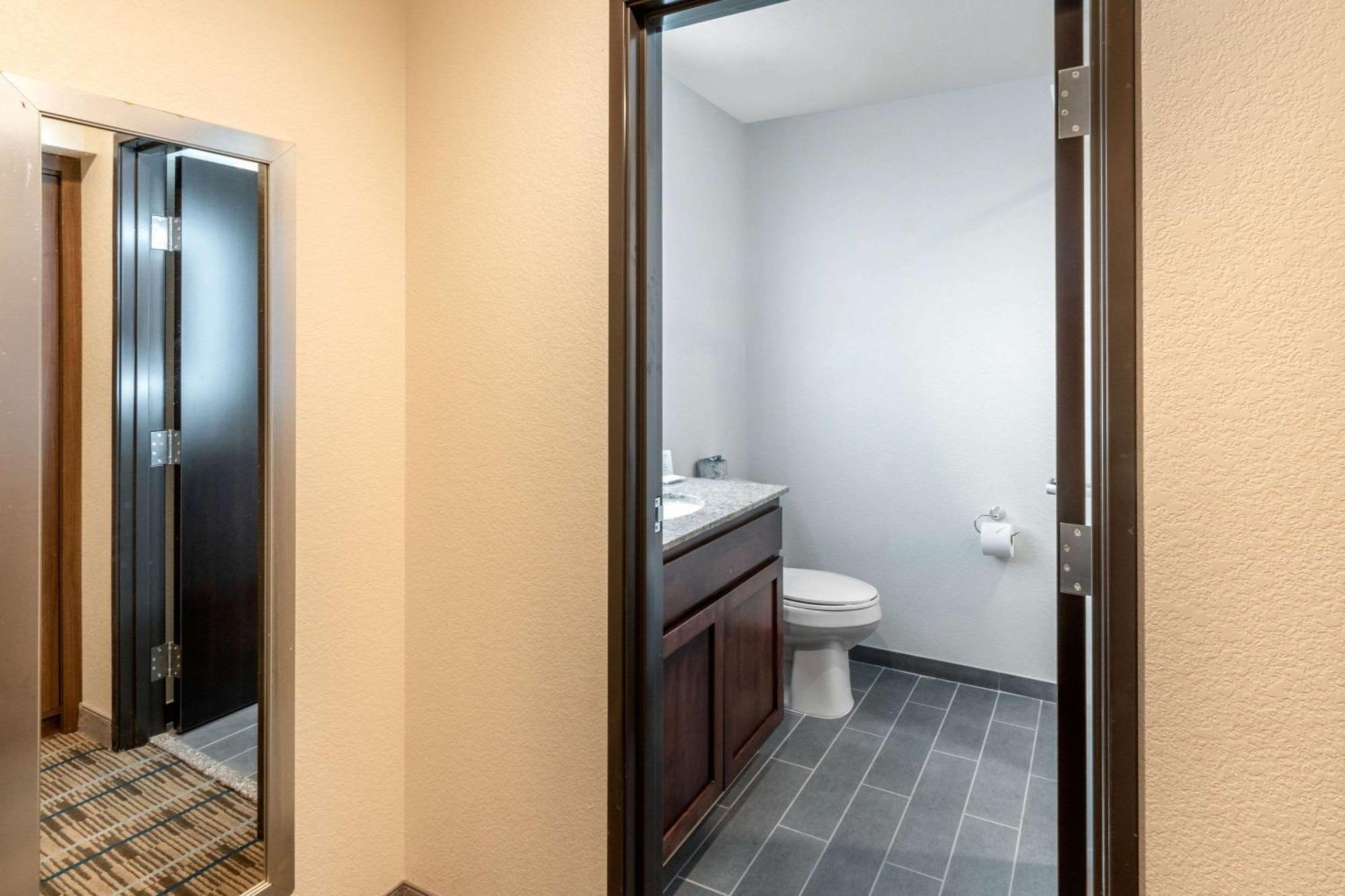 Mainstay Suites Denver International Airport Exterior photo
