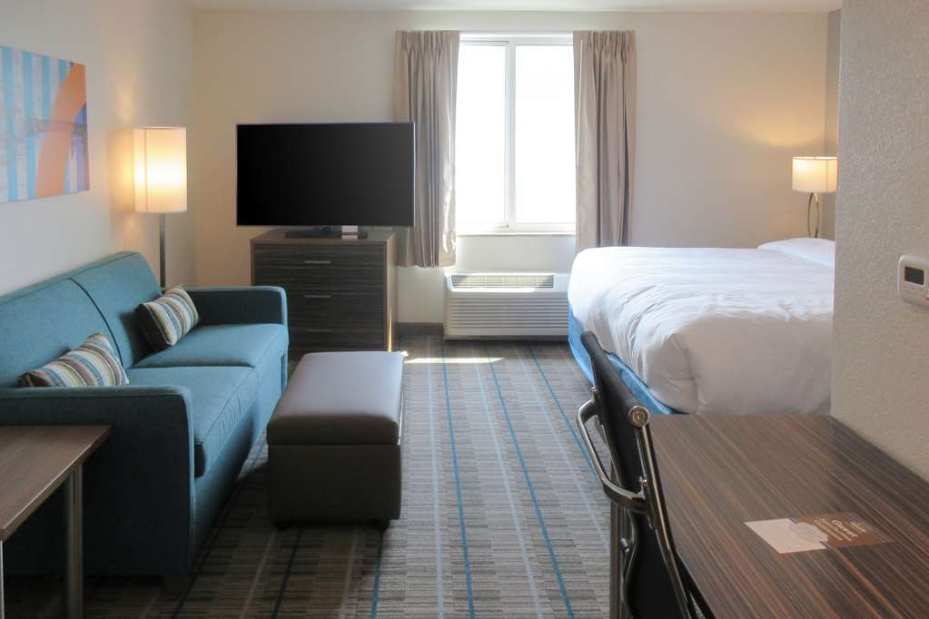 Mainstay Suites Denver International Airport Room photo